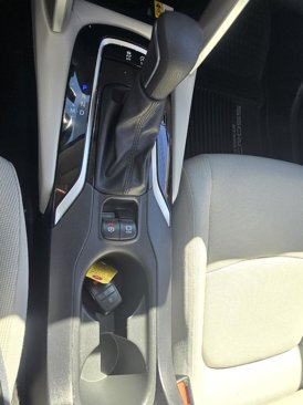 Used 2022 Toyota Corolla Cross LE image 19