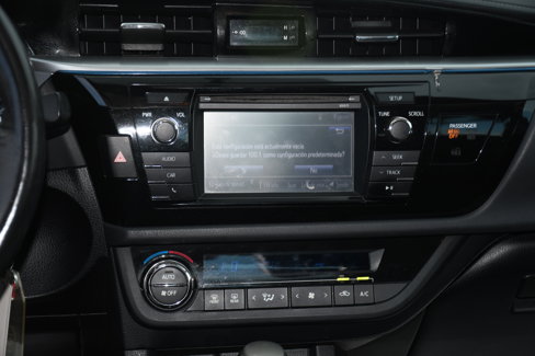 Used 2016 Toyota Corolla S image 16