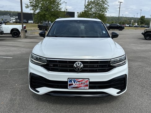 Used 2022 Volkswagen Tiguan SE R-Line image 2