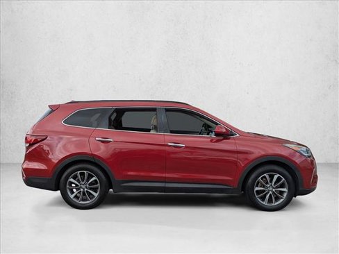 Used 2017 Hyundai Santa Fe SE image 4