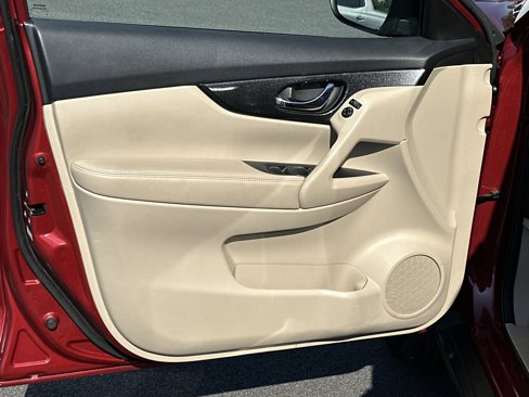 Used 2014 Nissan Rogue SL image 10