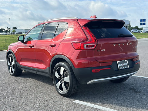 Used 2020 Volvo XC40 T5 Momentum w/ Protection Package Premier image 6