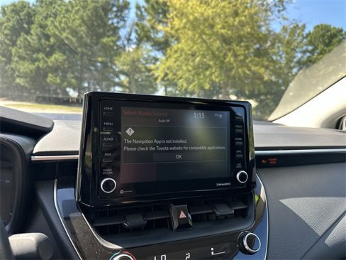 Used 2022 Toyota Corolla LE image 18