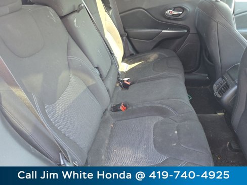 Used 2020 Jeep Cherokee Latitude w/ Cold Weather Group image 14
