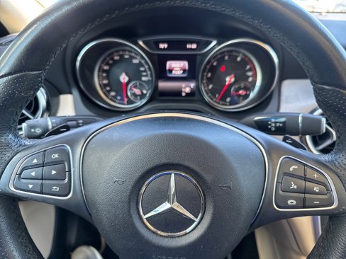 Used 2018 Mercedes-Benz GLA 250 image 12