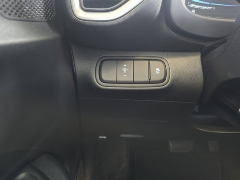 Used 2024 Hyundai Venue SE image 13