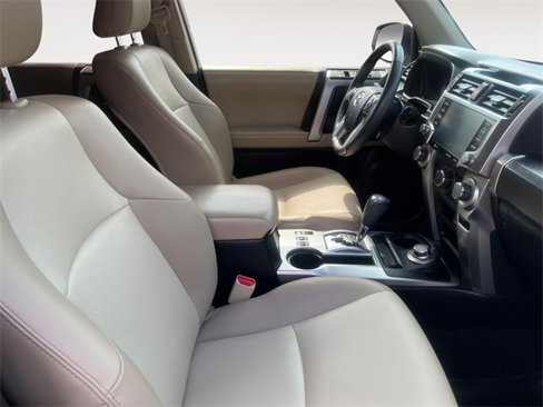 Used 2022 Toyota 4Runner SR5 Premium image 15