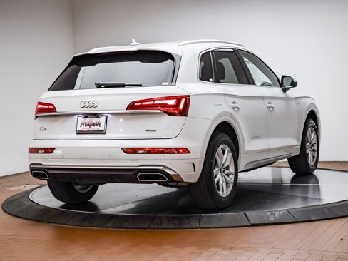 Used 2022 Audi Q5 2.0T Premium w/ Convenience Package image 7