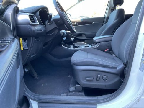 Used 2016 Kia Sorento LX w/ LX Convenience Package image 10