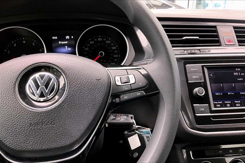 Used 2018 Volkswagen Tiguan S image 23
