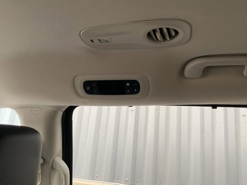 Used 2017 Chrysler Pacifica Touring-L image 18