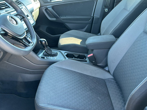 Used 2021 Volkswagen Tiguan S image 13