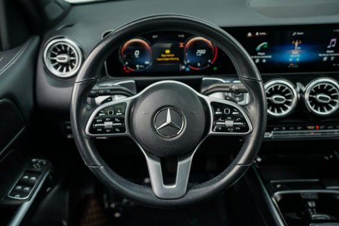 Used 2021 Mercedes-Benz GLB 250 w/ Premium Package image 28