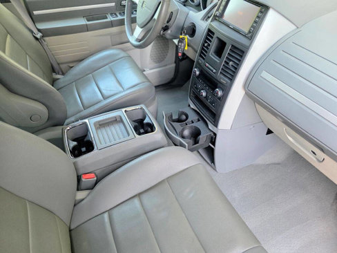 Used 2008 Dodge Grand Caravan SXT image 39