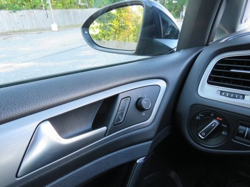 Used 2017 Volkswagen Golf SEL image 22