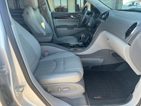 Used 2017 Buick Enclave Leather image 16
