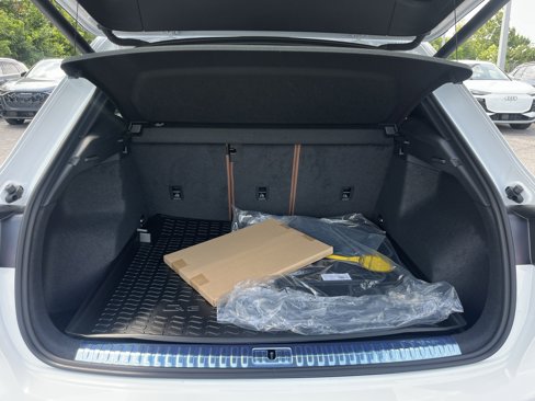 New 2025 Audi Q3 2.0T Premium image 8