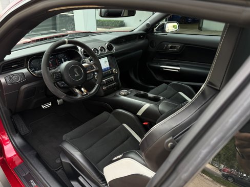 Used 2022 Ford Mustang Shelby GT500 w/ Technology Package image 2
