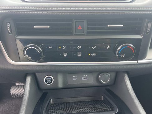 Used 2021 Nissan Rogue S image 23