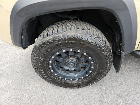 Used 2017 Toyota Tacoma SR5 image 24