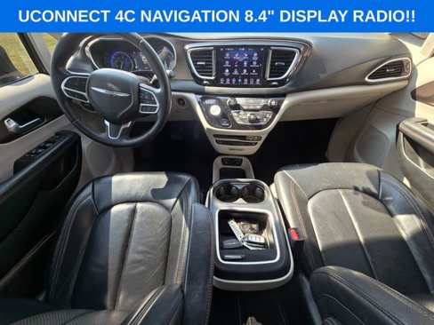 Used 2018 Chrysler Pacifica Touring-L Plus w/ Tire & Wheel Group image 5