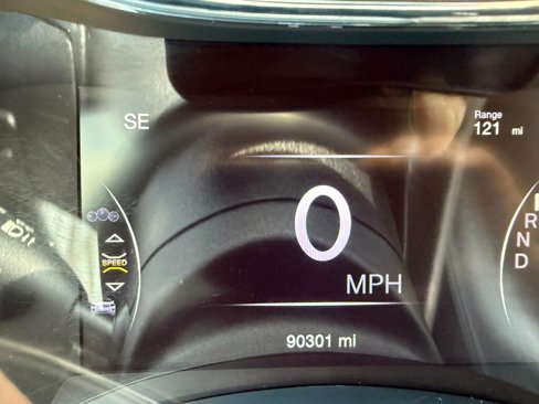 Used 2019 Jeep Grand Cherokee Laredo image 14