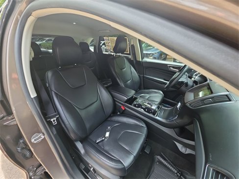 Used 2019 Ford Edge Titanium w/ Cold Weather Package image 27