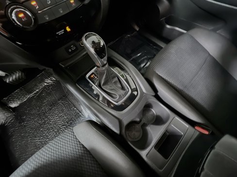 Used 2020 Nissan Rogue Sport S image 25