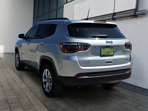 New 2025 Jeep Compass Latitude image 3