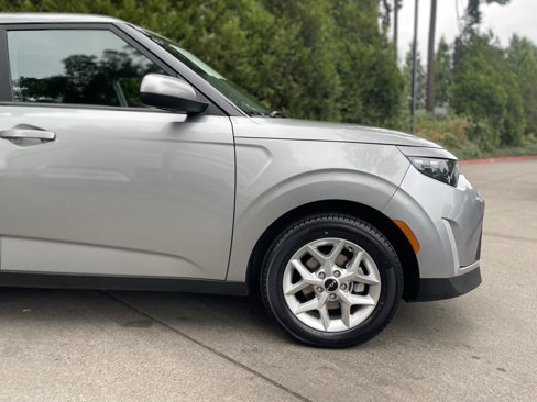 Used 2023 Kia Soul LX w/ Option Group 015 image 2
