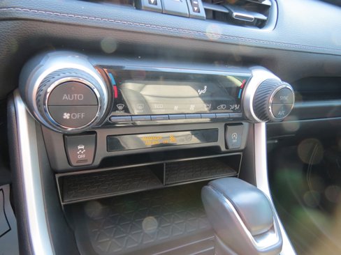 Used 2021 Toyota RAV4 XLE Premium image 23