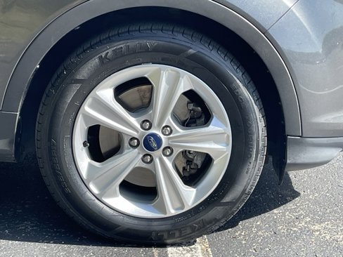 Used 2016 Ford Escape SE w/ Equipment Group 201A image 9