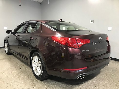Used 2011 Kia Optima LX w/ Convenience Pkg image 5