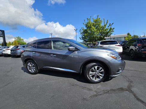 Used 2018 Nissan Murano SV image 2