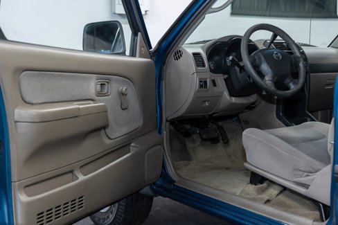 Used 2002 Nissan Frontier XE image 11