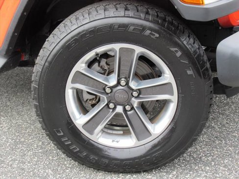 Used 2019 Jeep Wrangler Unlimited Sahara image 7