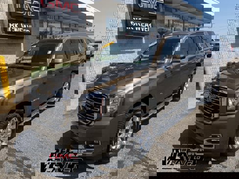 Used 2016 GMC Yukon XL SLE w/ HD Trailering Package image 1