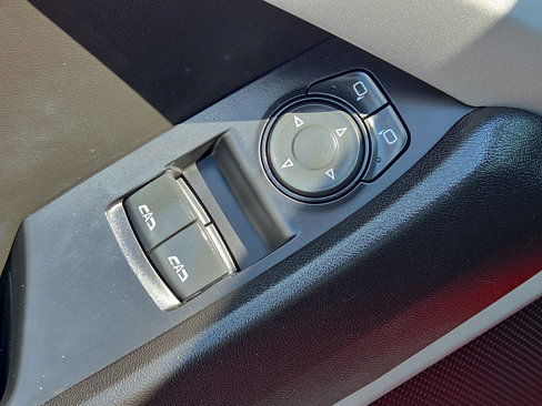 Used 2020 Chevrolet Camaro LT image 13