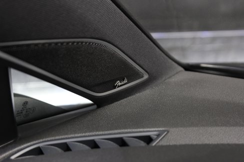 Used 2017 Volkswagen Golf R 4-Door image 39