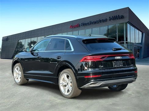 Used 2022 Audi Q8 Premium image 4