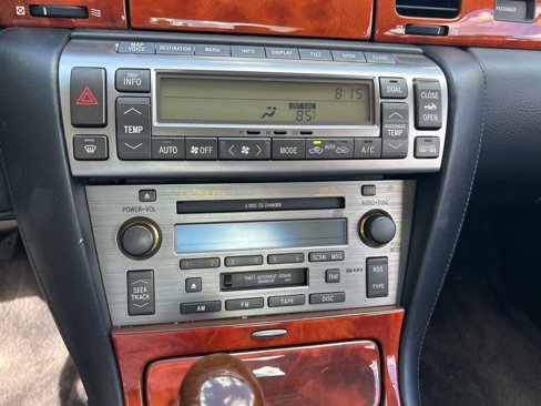 Used 2002 Lexus SC 430 Convertible image 17