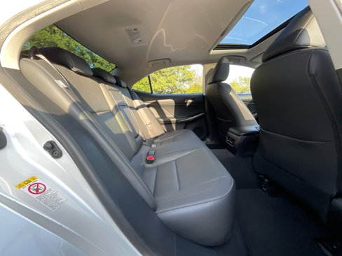 Used 2017 Lexus IS 200t image 29