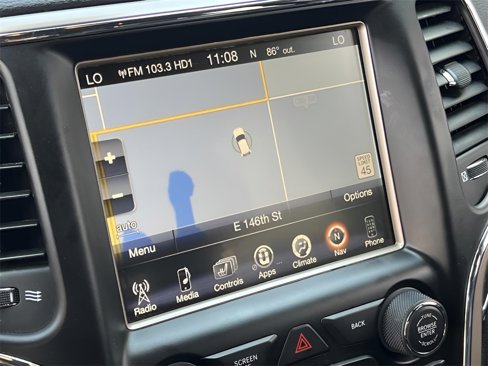 Used 2017 Jeep Grand Cherokee Limited image 29
