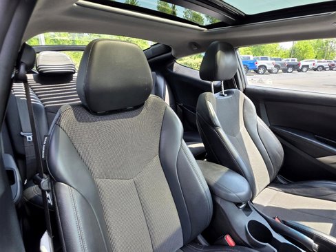 Used 2013 Hyundai Veloster w/ Style Pkg image 36