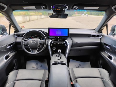 Used 2023 Toyota Venza XLE image 13