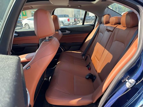Used 2018 Alfa Romeo Giulia AWD image 10