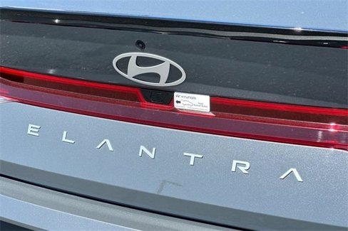 Used 2025 Hyundai Elantra Sport image 27