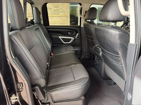 Used 2017 Nissan Titan PRO-4X image 22