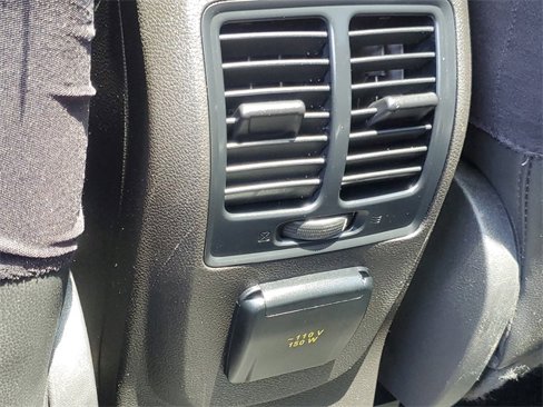 Used 2017 Ford Escape Titanium image 32