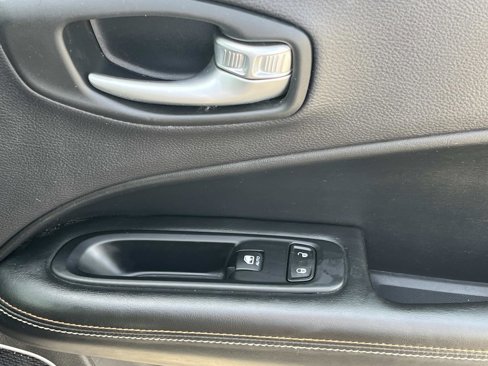 Used 2018 Jeep Compass Sport w/ Tech Group image 27